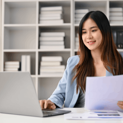 A translator assembles a USCIS-ready certified packet, providing Spanish Translation Services in Virginia for immigration.