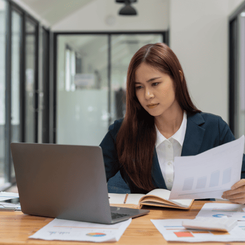 Expert providing document translation in Virginia for legal, business and personal files, ensuring compliance and precision.